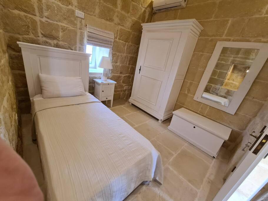Farmhouse Villa With Large Pool And Garden In Gozo Għarb Eksteriør bilde