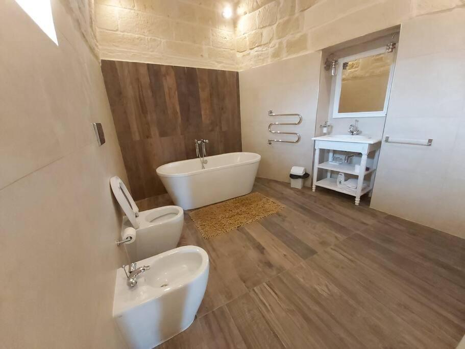 Farmhouse Villa With Large Pool And Garden In Gozo Għarb Eksteriør bilde