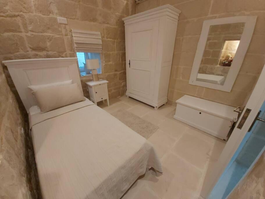 Farmhouse Villa With Large Pool And Garden In Gozo Għarb Eksteriør bilde
